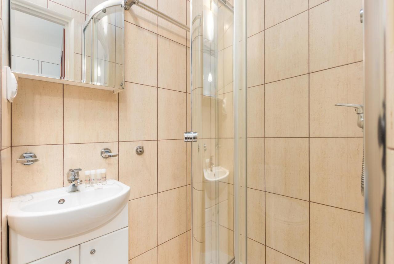 Warsaw Studio Apartment Chmielna By Noclegi Renters Exteriör bild